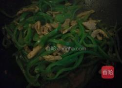 青椒炒肉的做法图解5