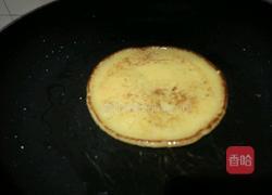 牛奶鸡蛋玉米面饼的做法图解9