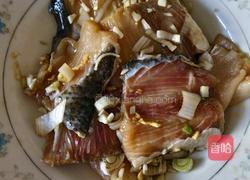 煎胖头鱼片的做法图解1