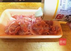 葱段炒鸡脖肉的做法图解1