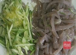 魔芋丝拌黄瓜丝的做法图解3