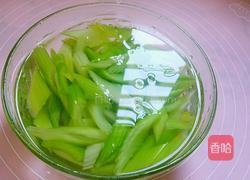 凉拌西芹的做法图解4