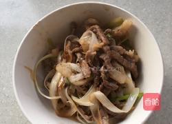 葱香肉丝春卷的做法图解6