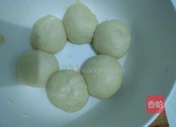 豆沙面包的做法图解2