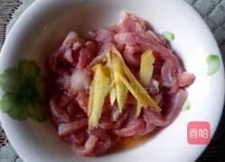 芹菜干丝的做法图解1