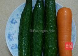 黄瓜炒肉的做法图解1