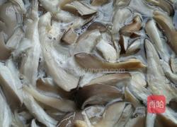 椒盐蘑菇的做法图解1