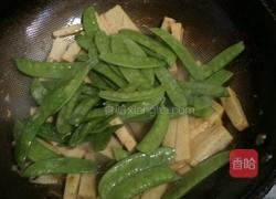冻豆腐炒豆角的做法图解4