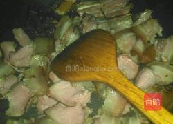 蒜苗炒腊肉的做法图解7