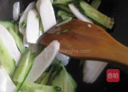 黄瓜炒山药片的做法图解5