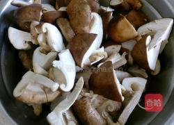 清炒香菇的做法图解1