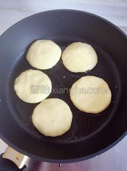 土豆泥做土豆饼的做法 MjUwX2MxXzA