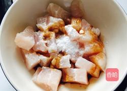 鱼肉炒杂菜的做法图解1
