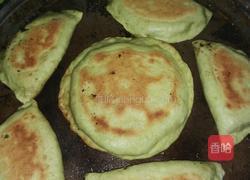 韭菜鸡蛋木耳合子的做法图解6