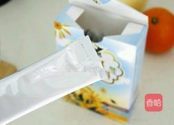 鲜榨蜜梨香橙汁的做法图解10