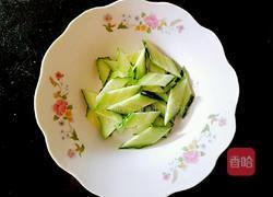 黄瓜拌金针菇的做法图解3