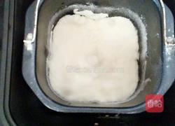 薄底火腿披萨的做法图解1