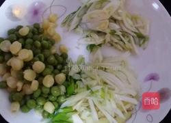 糖醋鲫鱼块儿的做法图解1