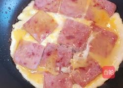 蛋煎餐肉的做法图解5