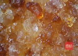 桃胶皂角米炖银耳的做法图解1