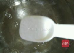 果仁菠菜拌麻酱的做法图解3