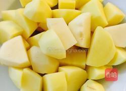 土豆烧排骨的做法图解2