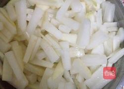 酸辣萝卜的做法图解1