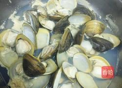 河蚬瘦肉砂锅粥的做法图解2