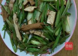 芹菜炒豆干的做法图解7