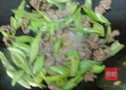 青椒炒牛肉的做法图解5