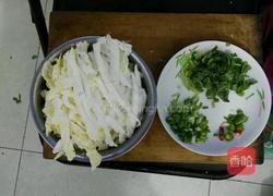 酸辣养颜白菜的做法图解1