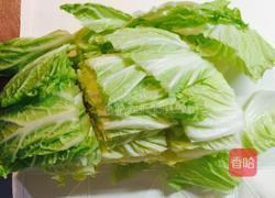 白菜梅花肉千层锅的做法图解1