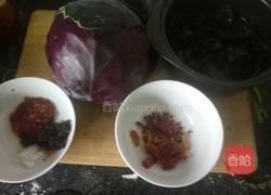 紫甘蓝炒木耳的做法图解1