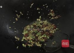 腊味蛋炒饭的做法图解2