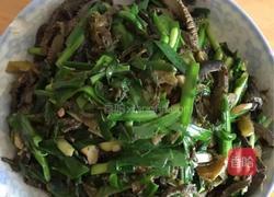 韭菜炒海蜈蚣的做法图解3