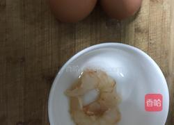 虾仁鸡蛋糕的做法图解1