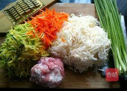 包子（南瓜春笋丝肉包）的做法图解2