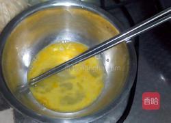 松软鸡蛋饼的做法图解1