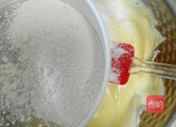 奶油黄桃蛋糕卷的做法图解11