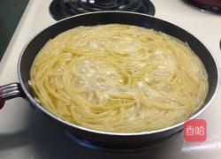 西班牙意粉蛋饼的做法图解1