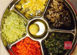 什锦虾肉饭的做法图解1