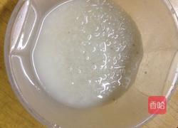 正宗皮蛋瘦肉粥的做法图解1