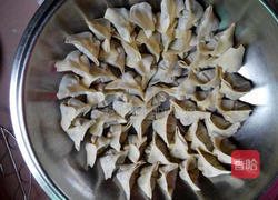 猪肉馅饺子和云吞的做法图解6