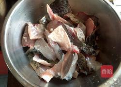 酸菜鱼的做法图解1