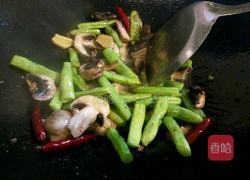 鸡丝豆角焖面的做法图解6