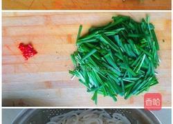 韭菜炒米线的做法图解1