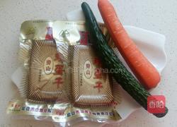 凉拌鸡蛋干的做法图解1