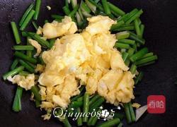 韭菜花炒鸡蛋的做法图解5