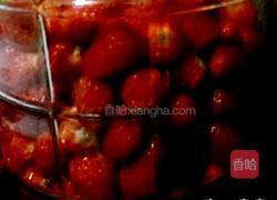 草莓酒的做法图解3