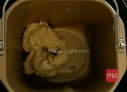面包机香辣牛肉酱玛格丽特披萨的做法图解1